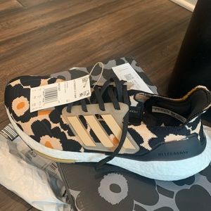 Adidas Marimekko Ultra Boost size 9 (NWT)